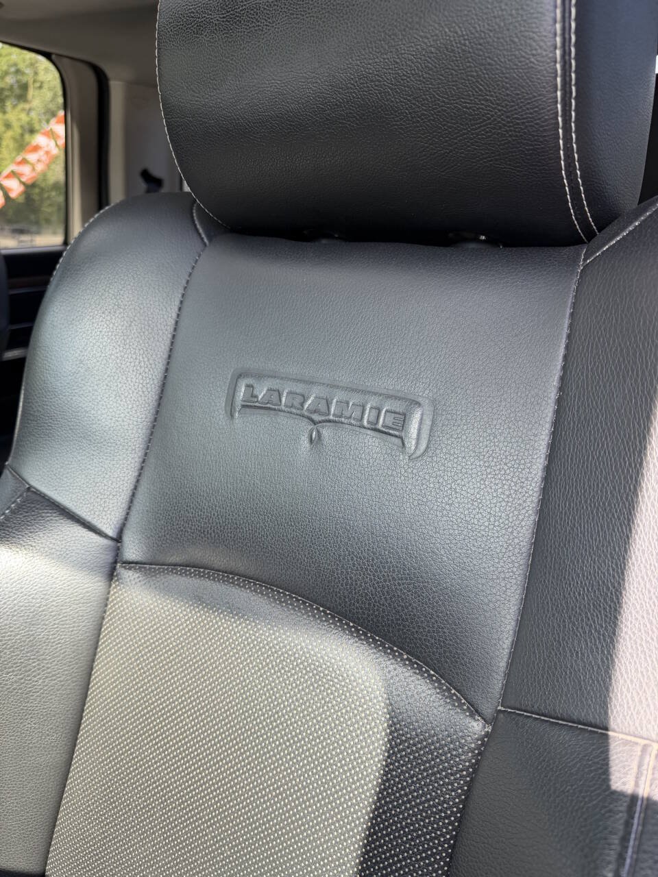 Used 2014 RAM 1500 Laramie w/ Convenience Group AWD/4WD image 16