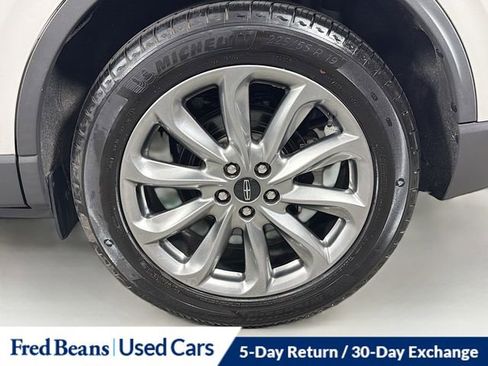 Used 2022 Lincoln Corsair AWD w/ Premium Package image 37