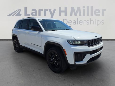 New 2026 Jeep Grand Cherokee Altitude AWD/4WD image 7