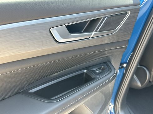 New 2026 Volkswagen Atlas Cross Sport SE FWD image 13