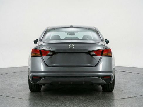Used 2025 Nissan Altima 2.5 SV image 7