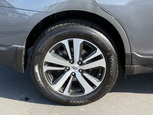 Used 2018 Subaru Outback 2.5i Limited image 14