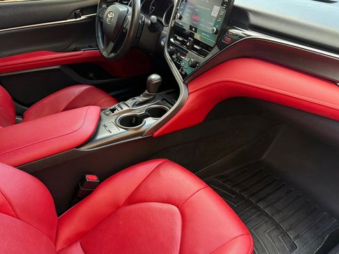 Used 2022 Toyota Camry XSE w/ Navigation Upgrade Package image 15