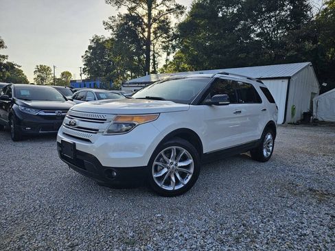 Used 2014 Ford Explorer XLT w/ Equipment Group 202A FWD image 1