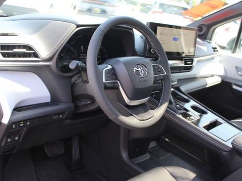 Certified 2026 Toyota Sienna XSE FWD image 54
