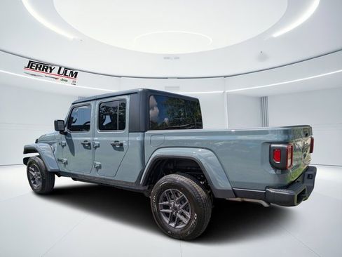 New 2025 Jeep Gladiator Sport image 5