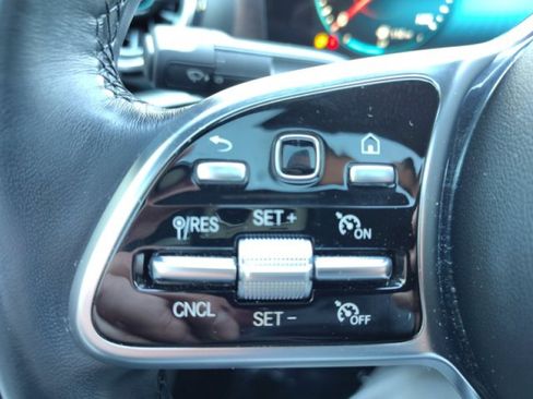 Used 2023 Mercedes-Benz CLA 250 4MATIC image 27