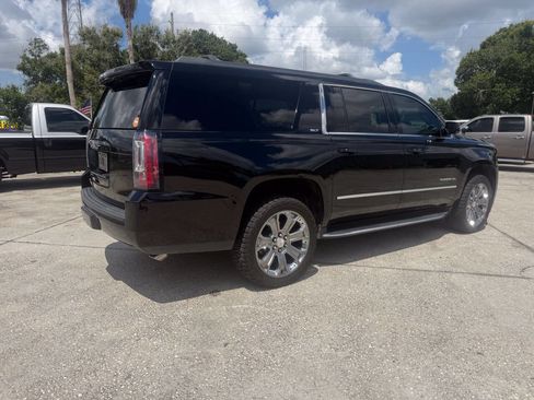 Used 2017 GMC Yukon XL SLT w/ Premium Edition RWD image 6