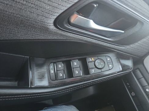 Used 2023 Nissan Rogue SV image 18