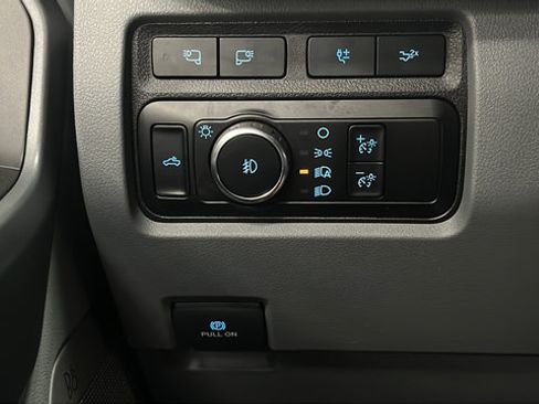 Used 2024 Ford F350 XLT w/ XLT Premium Package AWD/4WD image 31