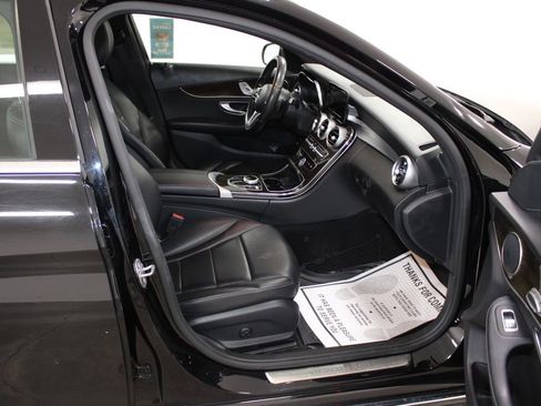 Used 2019 Mercedes-Benz C 300 Sedan image 24