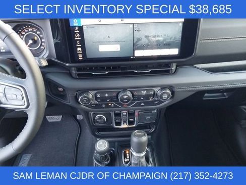 New 2025 Jeep Gladiator Sport image 12