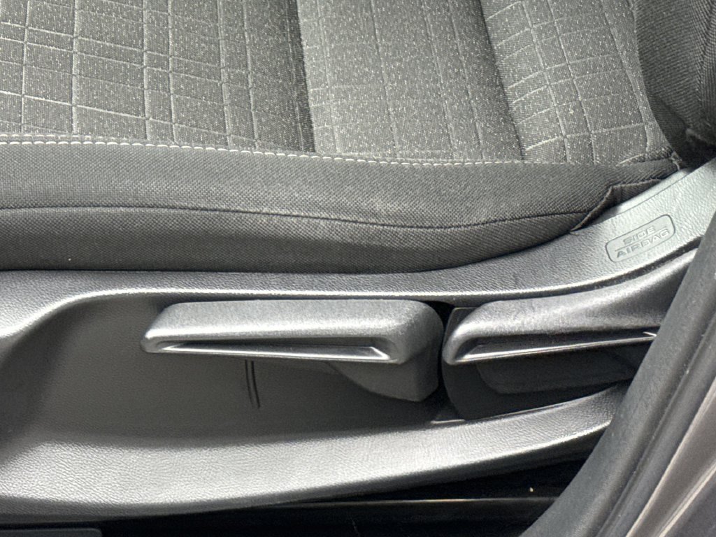 Used 2025 Honda HR-V LX image 14