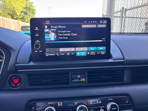 Used 2025 Honda Pilot Touring image 28