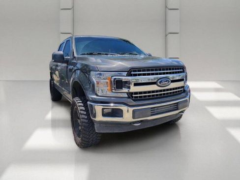 Used 2018 Ford F150 XLT w/ Equipment Group 302A Luxury AWD/4WD image 3