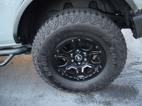 Certified 2022 Ford Bronco Wildtrak image 6