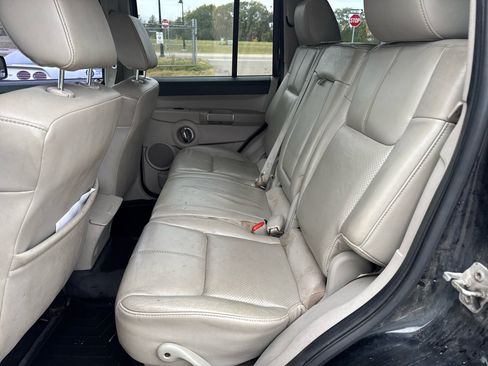 Used 2006 Jeep Commander Limited image 11