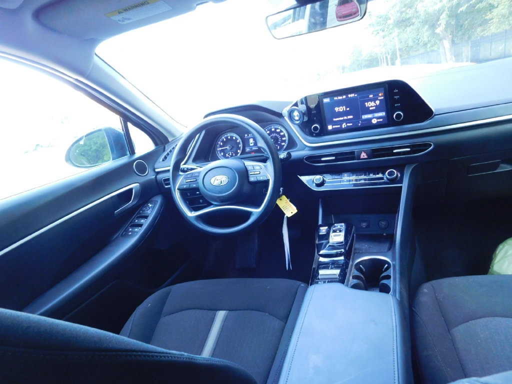 Used 2022 Hyundai Sonata SE FWD image 2