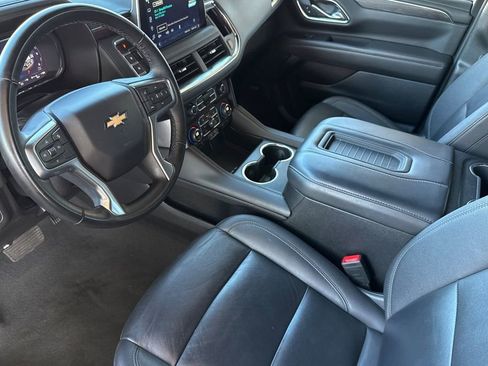 Used 2024 Chevrolet Suburban LT image 5