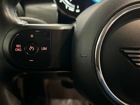Used 2022 MINI Cooper 4-Door Hardtop FWD image 25