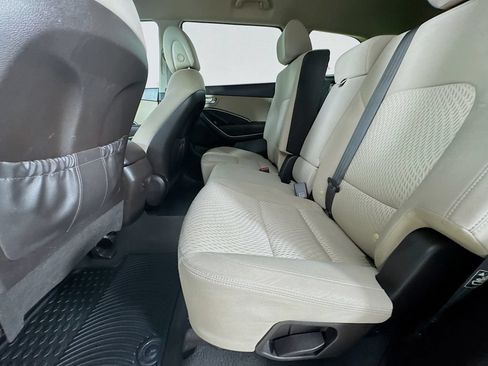 Used 2017 Hyundai Santa Fe SE FWD image 28