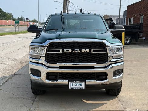 Used 2022 RAM 2500 Tradesman w/ Chrome Appearance Group AWD/4WD image 2