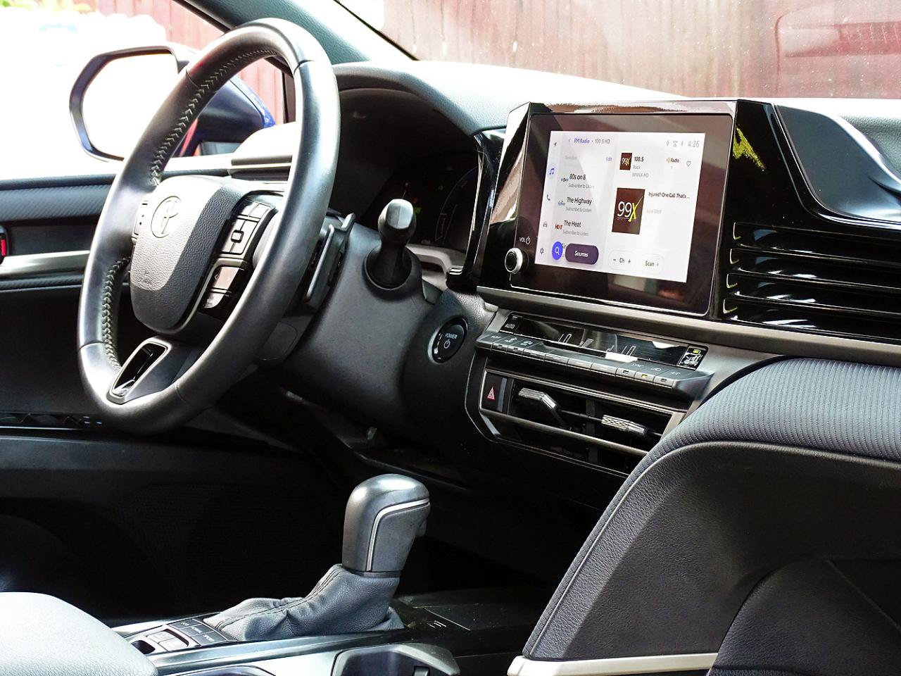 Used 2025 Toyota Camry SE w/ Convenience Package FWD image 28