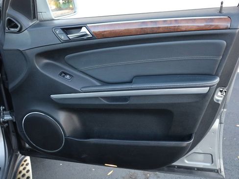 Used 2012 Mercedes-Benz GL 450 4MATIC image 26