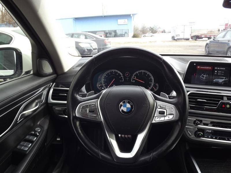 Used 2018 BMW 750i xDrive AWD/4WD image 17