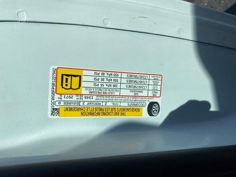 Certified 2024 Chevrolet Express 2500 Extended image 19