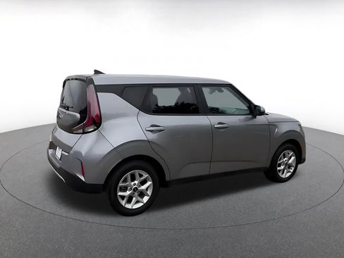 Used 2025 Kia Soul LX w/ LX Technology Package FWD image 14