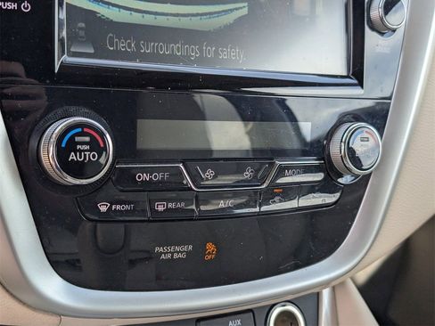 Used 2018 Nissan Murano SL w/ Moonroof Package image 17