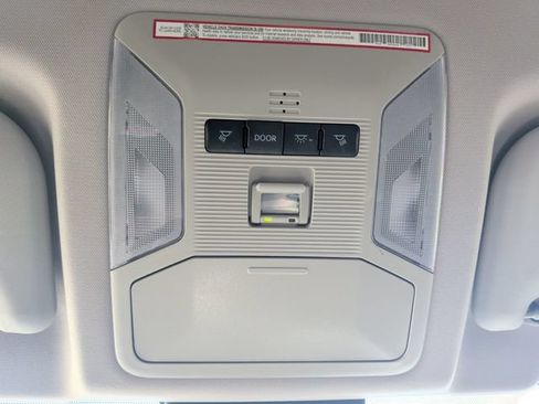 Used 2025 Toyota RAV4 LE AWD/4WD image 27