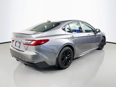 Used 2025 Toyota Camry SE FWD image 4