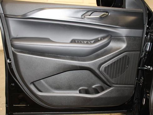 New 2025 Jeep Grand Cherokee L Altitude image 25