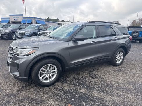 New 2026 Ford Explorer Active w/ Active Comfort Package image 7