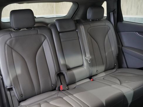 Used 2020 Lincoln Nautilus Reserve image 32