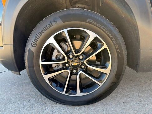 Used 2025 Chevrolet TrailBlazer LT image 9