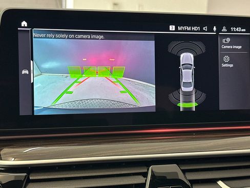 Certified 2023 BMW 530e w/ Premium Package image 24