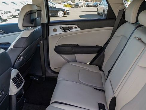 New 2025 Kia Carnival SX w/ SX Dark Edition Package image 20