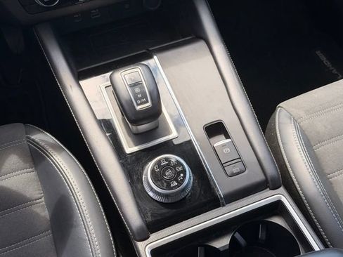 Used 2024 Mitsubishi Outlander SE AWD/4WD image 17