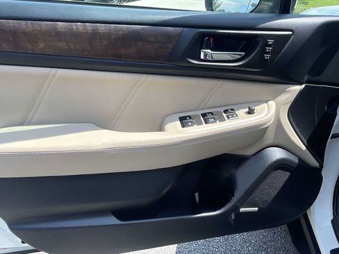 Used 2018 Subaru Outback 2.5i Limited AWD/4WD image 12
