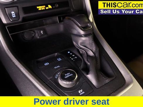 Used 2022 Toyota RAV4 XLE Premium image 16