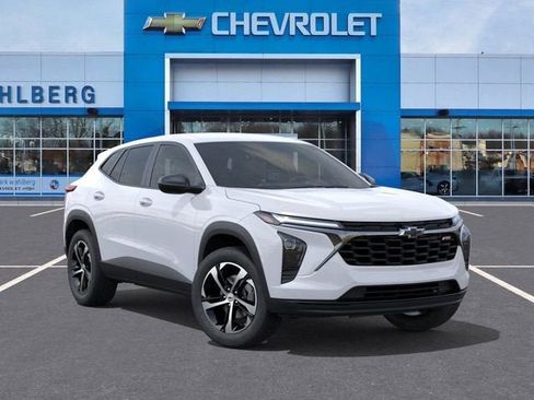 New 2026 Chevrolet Trax RS w/ Driver Confidence Package image 7