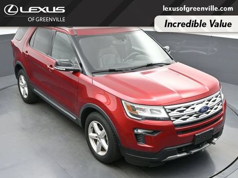 Used 2018 Ford Explorer XLT w/ Equipment Group 202A FWD image 40