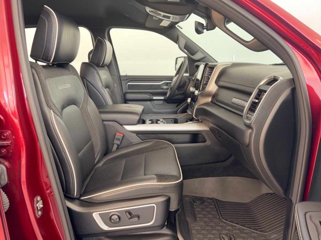 Used 2025 RAM 1500 Laramie w/ Sport Appearance Package AWD/4WD image 30