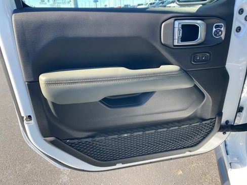 New 2026 Jeep Gladiator Mojave AWD/4WD image 9