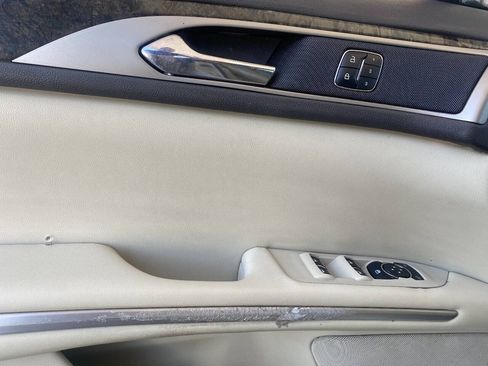 Used 2013 Lincoln MKZ FWD image 18