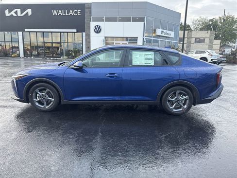New 2025 Kia K4 LXS image 3