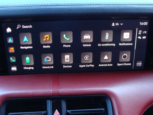 Used 2020 Porsche Taycan 4S image 24